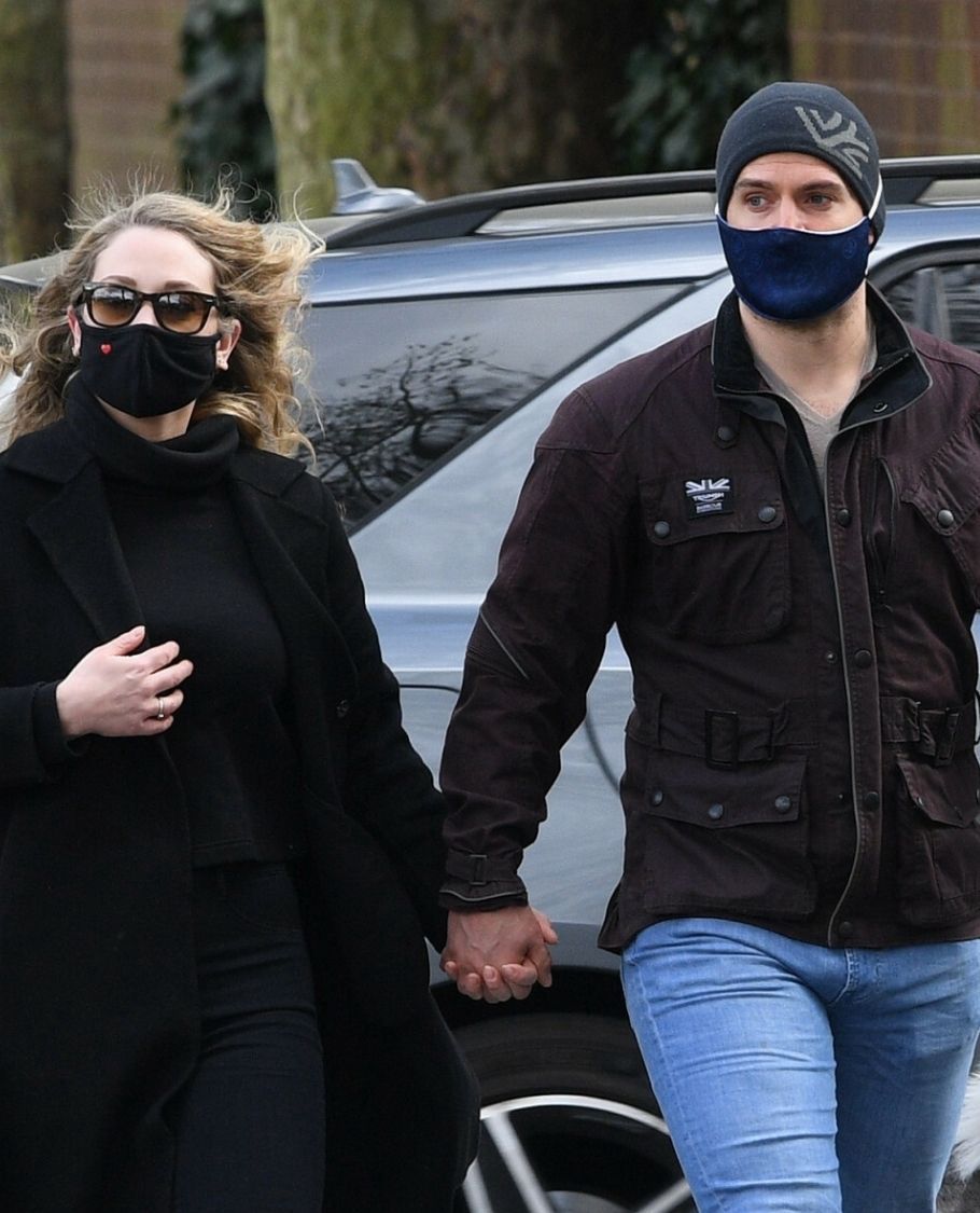 Henry Cavill spaceruje z nową ukochaną