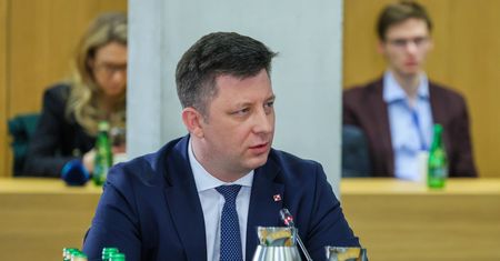 Dworczyk przed komisją ds. wyborów kopertowych. Transmisja na żywo