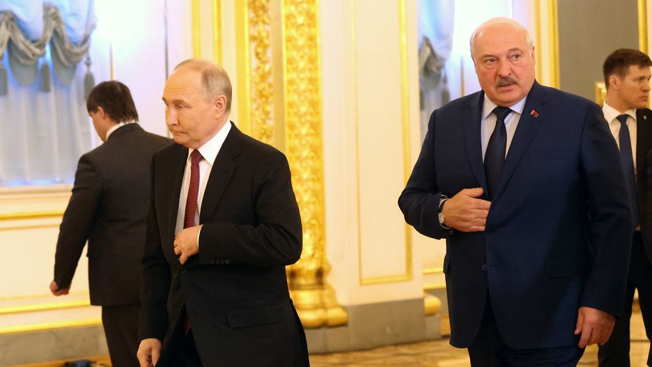 Dyktator rosyjski Władimir Putin realizuje plan zatrudniania do akcji sabotażowych zachodnich skrajnych prawicowych ekstremistów. W realizacji tych planów pomaga też białoruski samozwańczy przywódca