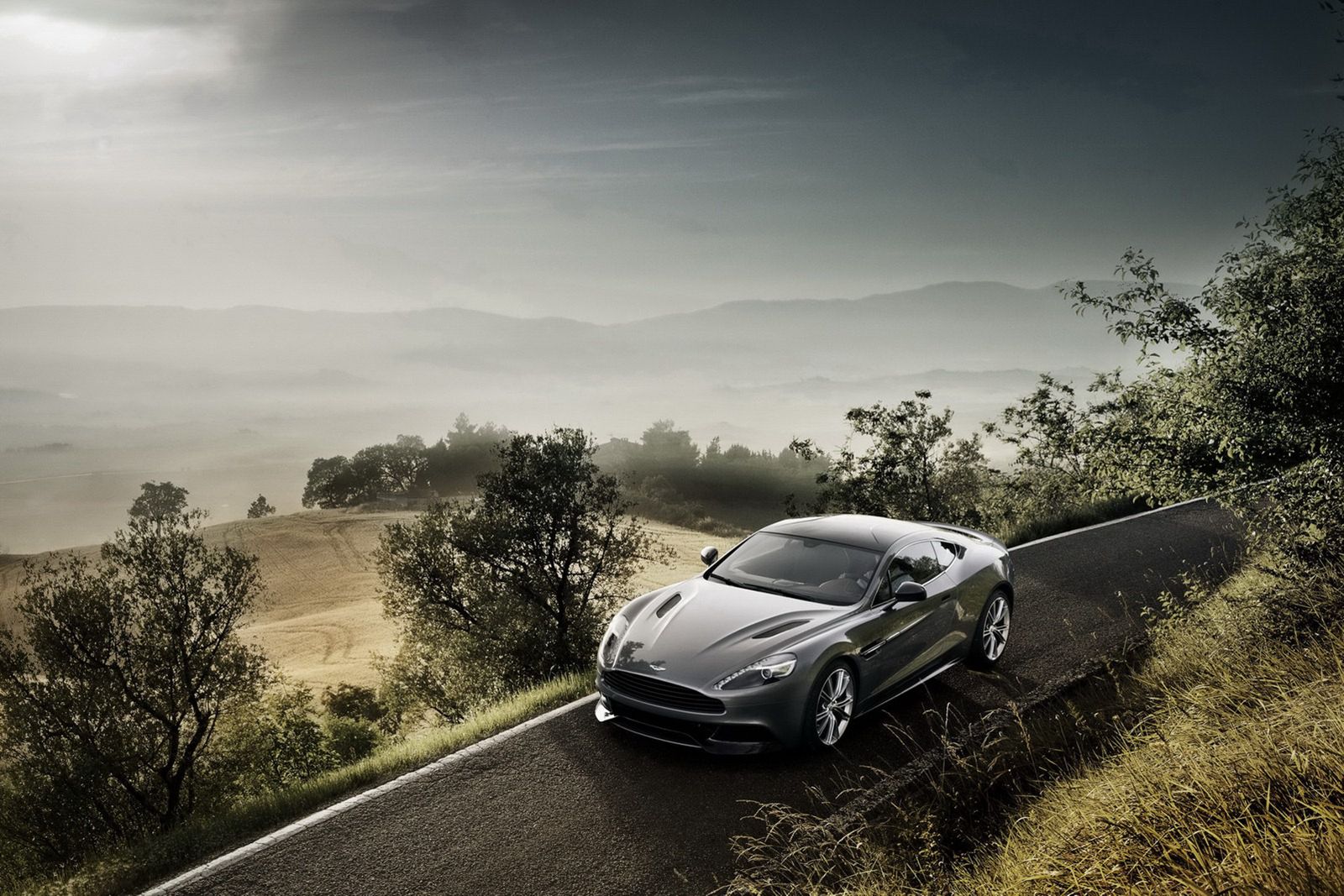 2013 Aston Martin Vanquish - uczta dla oczu [galeria] 7