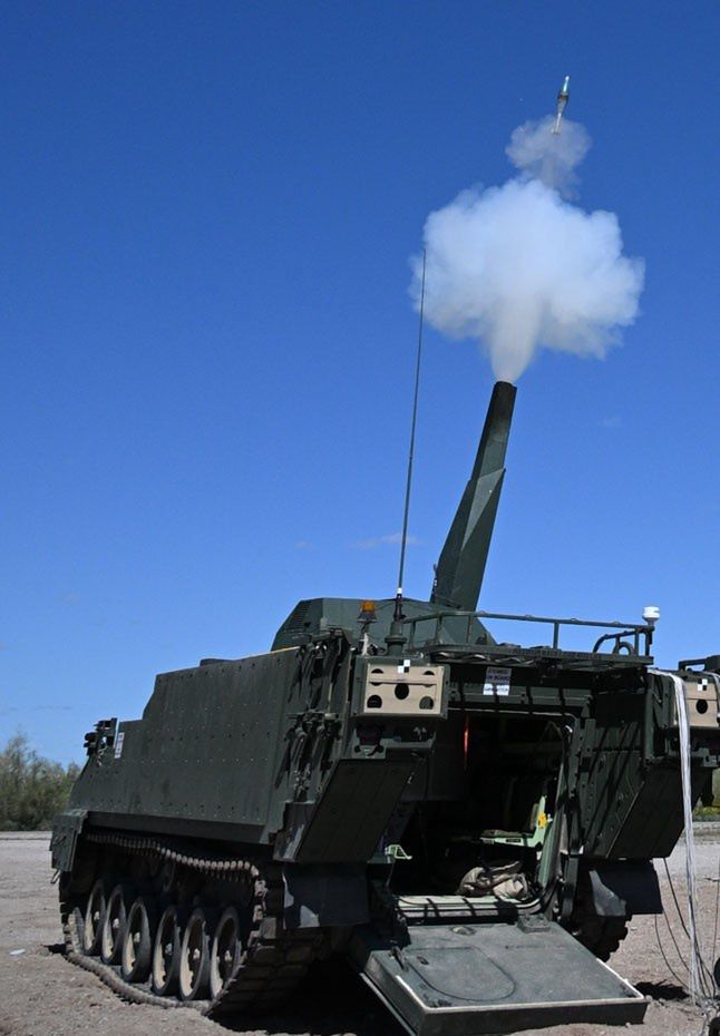 AMPV MTMS w czasie prób poligonowych moździerza NEMO kaliber 120 mm