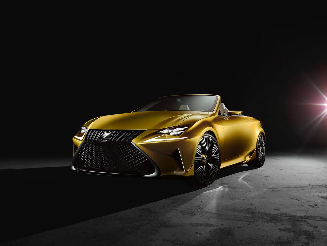 Lexus LF-C2: bez dachu w Los Angeles