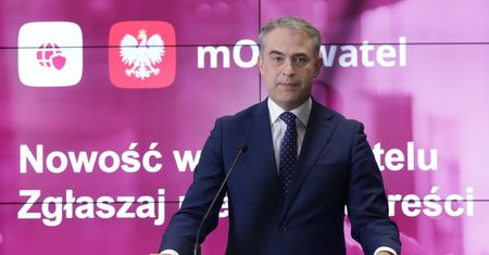 9 mln Polaków ma aplikację mObywatel. Minister: będzie 15 nowych funkcji