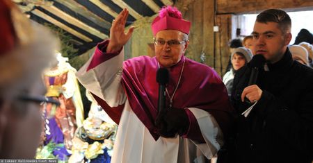 Kontrowersje po wypowiedzi bp. Długosza. Jest głos z kurii