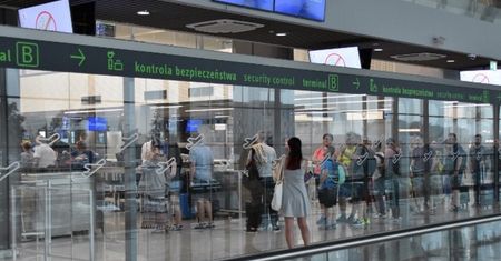 Sprawdzili bagaż Polki na lotnisku. Tak się tłumaczyła