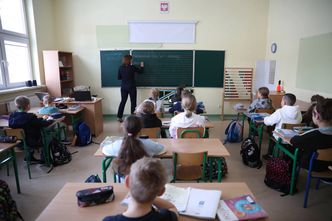 Nauczyciele mają dosyć. "Sytuacja jest dramatyczna. Żenujące pensje i warunki pracy, które są nie do zniesienia"