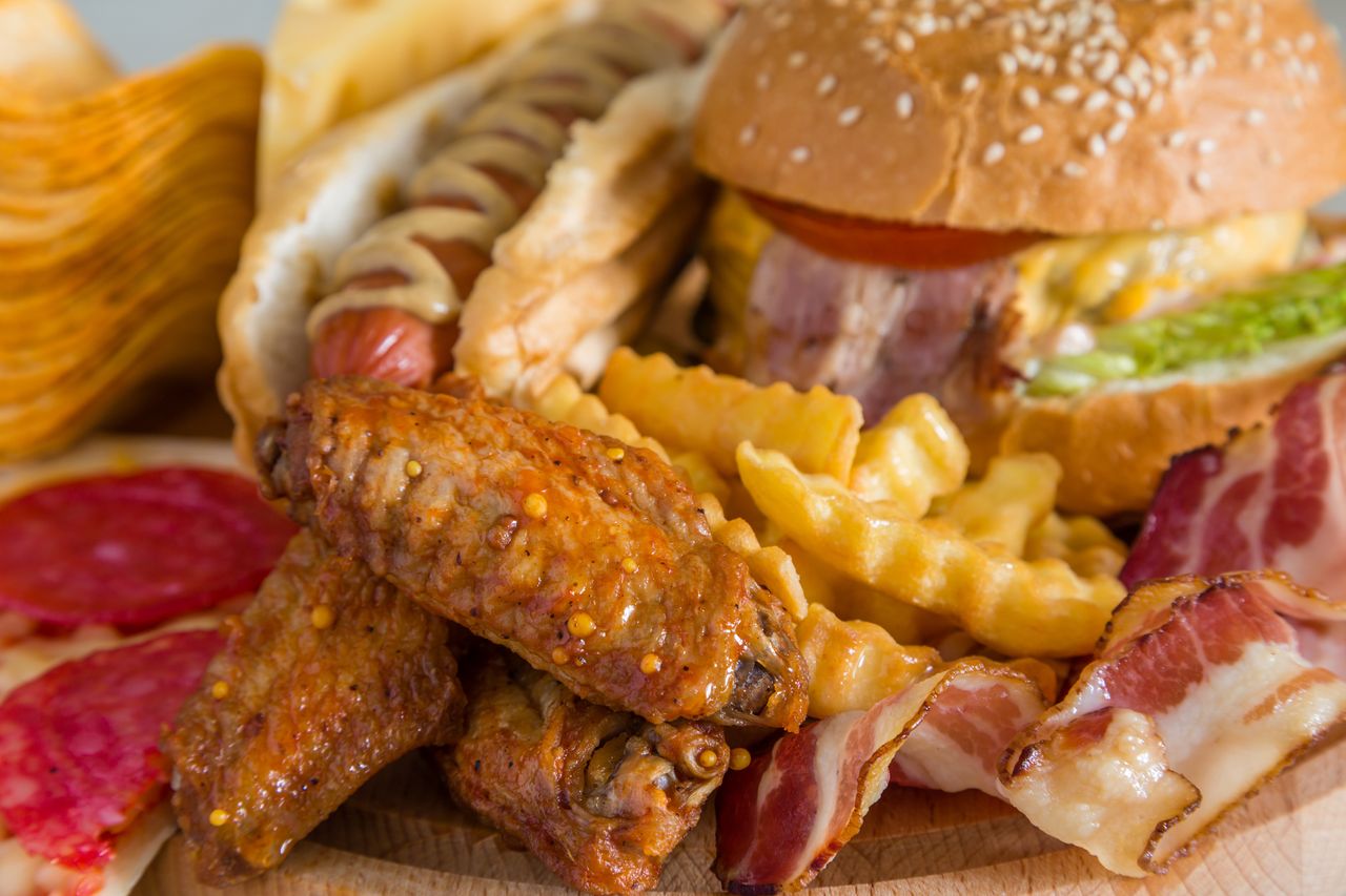 Uwaga na junk food. Dlaczego śmieciowe jedzenie jest tak niebezpieczne?