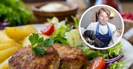 Okrasa dorzuca do mięsa mielonego. Kotlety po usmażeniu są delikatniejsze i bardziej puszyste