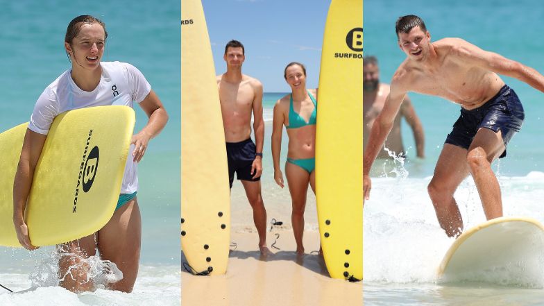 Iga Świątek i Hubert Hurkacz uczą się surfować na plaży w Perth