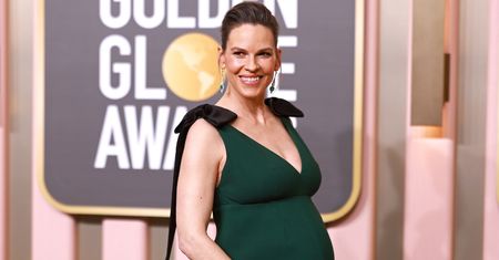 48-letnia Hilary Swank urodziła. Pochwaliła się zdjęciem bliźniąt i ujawniła ich płeć