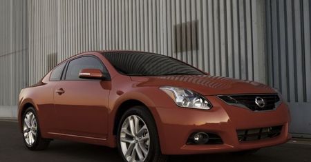 Nissan wycofa z oferty model Altima Coupé