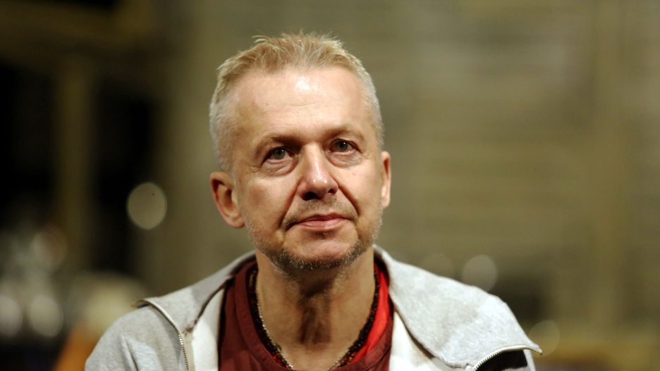 Bogus�aw LindaWarszawa, 21.02.2014. Bogus�aw Linda podczas pr�by re�yserowanego przez siebie spektaklu "Tramwaj zwany po��daniem" Tennessee Williamsa, 21 bm. w Teatrze Ateneum w Warszawie. Premier� przedstawienia zaplanowano na 27 bm. (tg/awol) PAP/Tomasz GzellTomasz Gzellaktor, aktorzy, Ateneum, Bogus�aw Linda, kultura, przedstawienie, re�yser, scena, spektakl, sztuka, teatr, Tramwaj zwany po��daniem