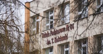 Poznań: Nauczycielka szarpała uczennicę. Rodzice pozwali szkołę