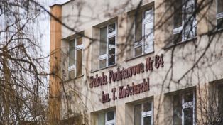 Poznań: Nauczycielka szarpała uczennicę. Rodzice pozwali szkołę