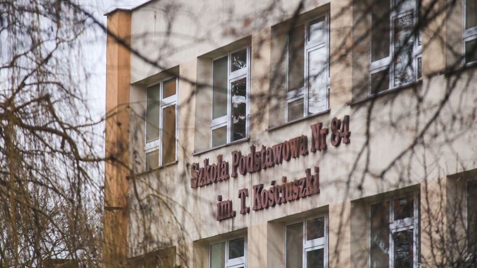 SZKOLA PODSTAWOWA NR 84 IMIENIA TADEUSZA KOSCIUSZKI , ULICA SWIETEGO SZCZEPANA