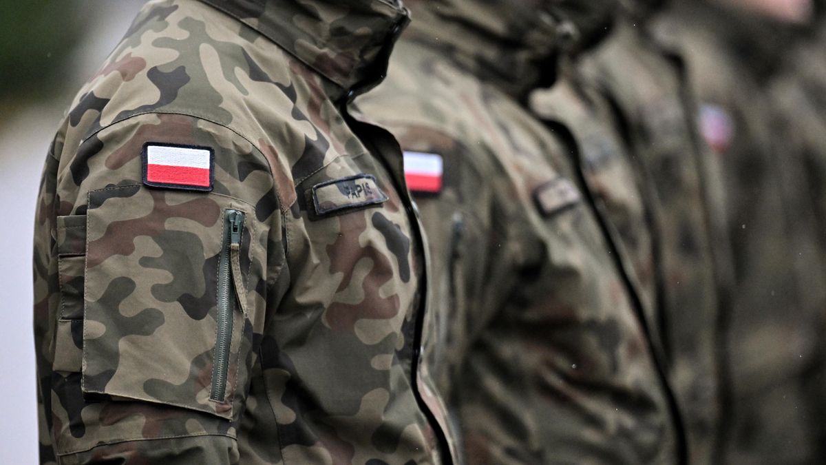 �o�nierze
Kielce, 13.11.2024. �o�nierze podczas uroczystego apelu z okazji przekazania Flagi Rzeczypospolitej Polskiej Centrum Przygotowa� do Misji Zagranicznych w Kielcach, 13 bm. (pp/ibor) PAP/Piotr Polak
Piotr Polak
apel, armia, bia�o czerwona, bia�o-czerwona, polityka, si�y zbrojne, wojsko polskie, wojskowi, wojskowy, �o�nierz, �o�nierze, mundur, mundurach, mundurowi, mundury, mundurze, wojskowe, wojskowych, wojskowym