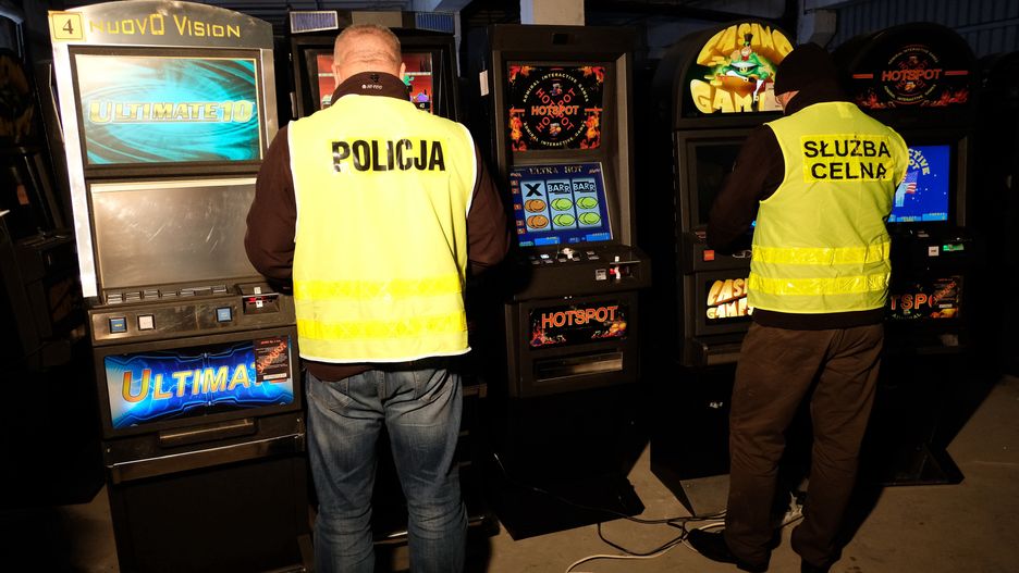 hazard, automaty do gier, policja