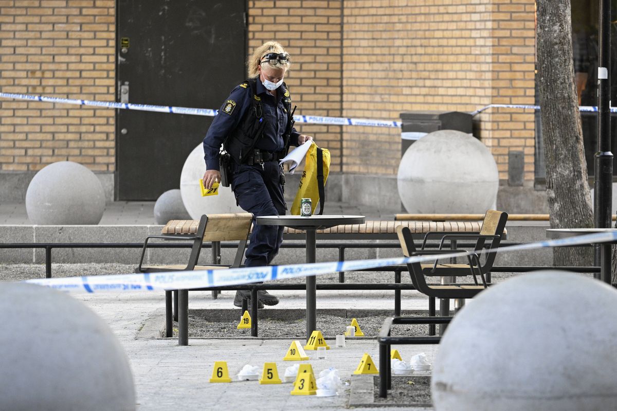 Policja na miejscu strzelaniny w Sztokholmie