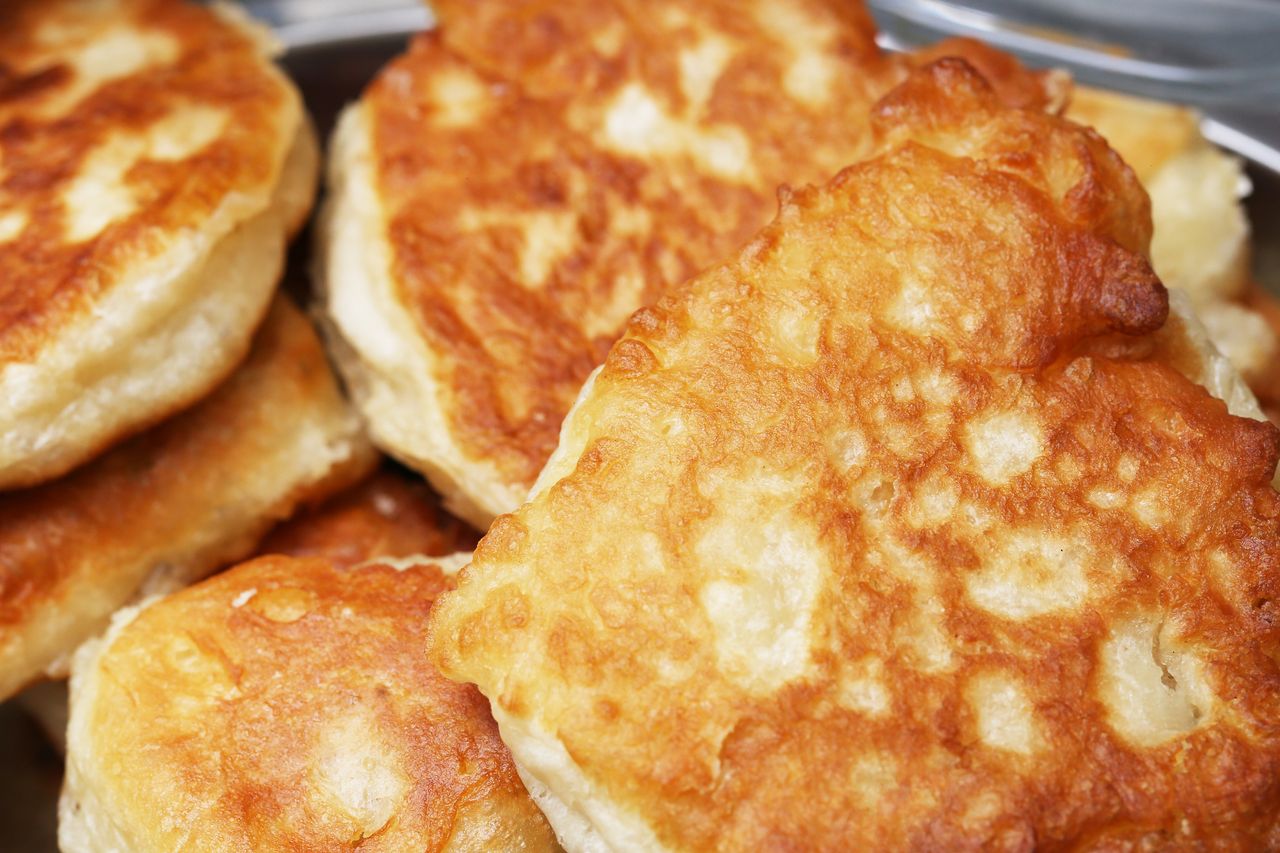Zamiast jabłek dodaję pieczarki. Takie racuchy smakują nawet teściowej