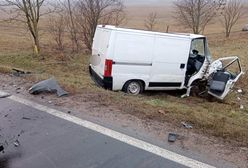 Dramat na Mazurach. Tyle zostało z auta, są ranni