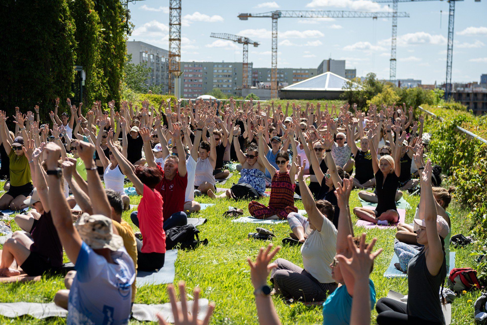 Joga na tarasie opery