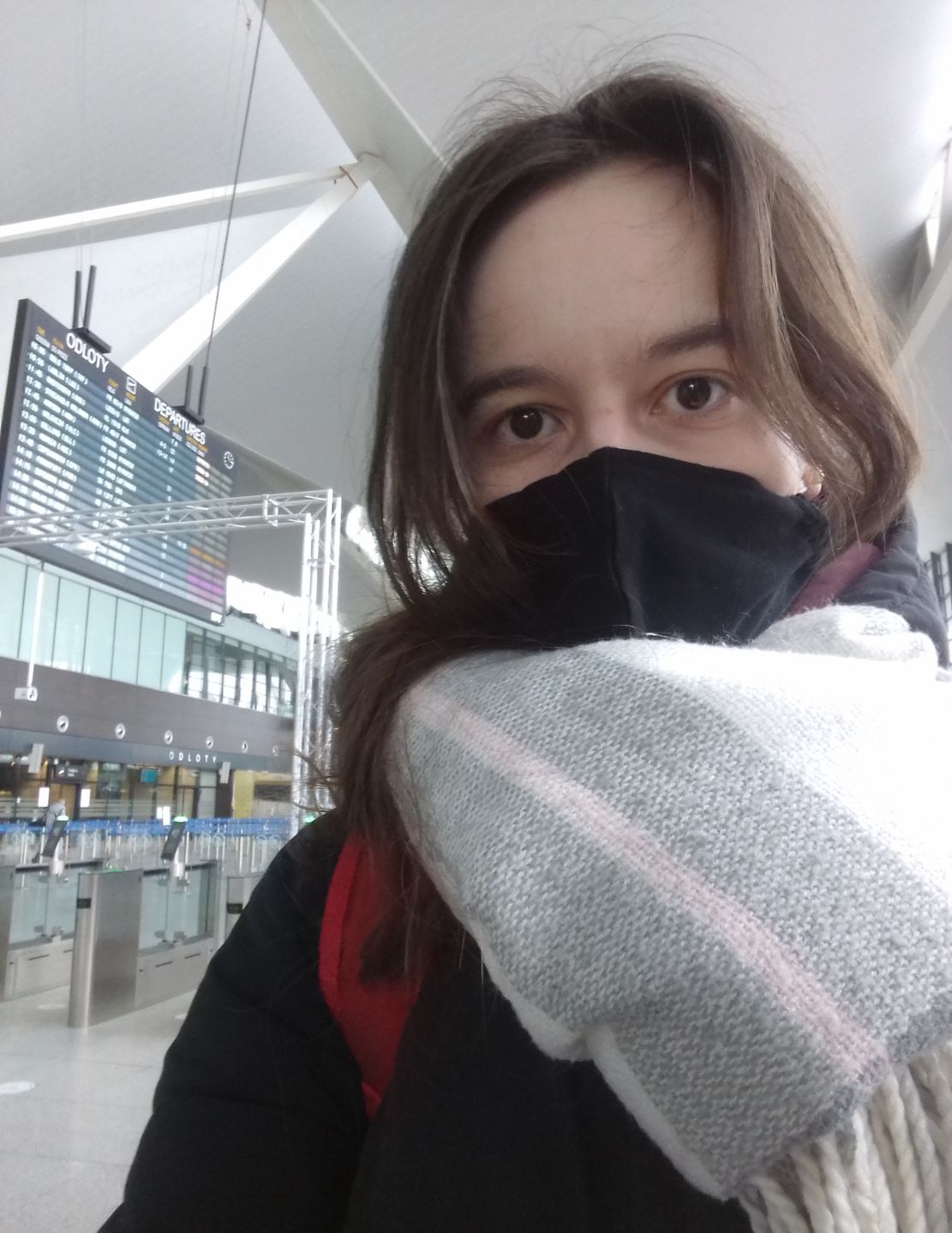 Maseczka jest konieczna na lotnisku i w samolocie 