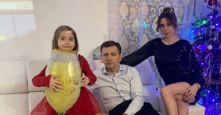 Schreiber tłumaczy się z sylwestrowego zdjęcia. Tylko pogrążyła męża