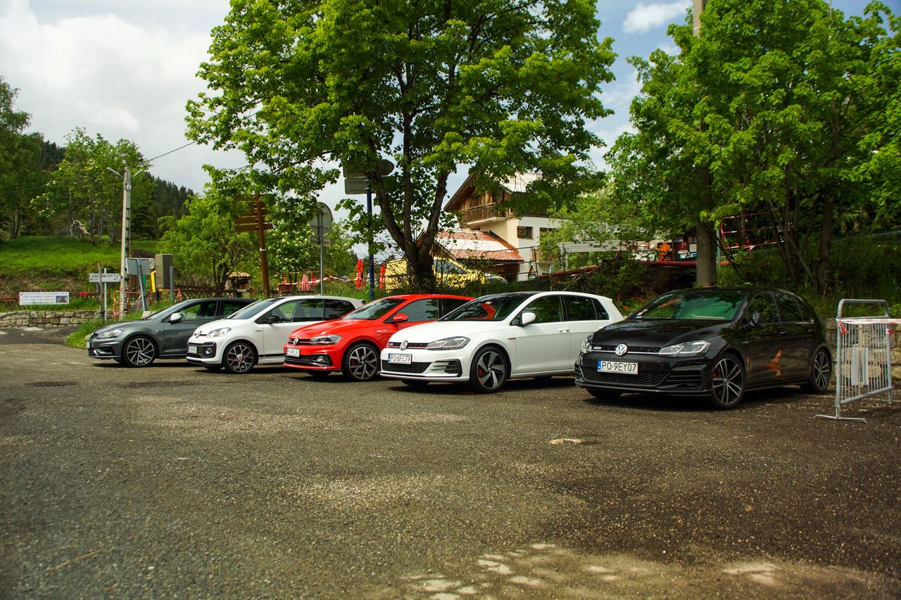 Od lewej: Golf GTI, up! GTI, Polo GTI, Golf GTI i Golf GTD. Brakuje jeszcze Golfa R.