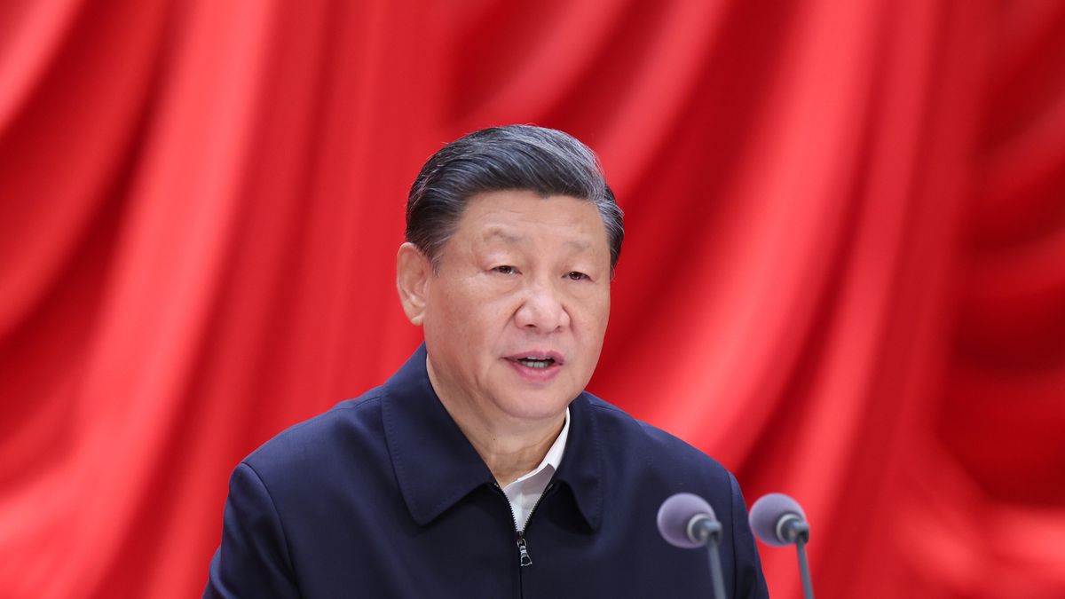 Chinese President Xi Jinping, General Secretary of the Communist Party of China (CPC) Central Committee and chairman of the Central Military Commission, addresses the opening of a study session on boosting the high-quality development of the financial sector, attended by principal officials at the provincial and ministerial levels, at the Party School of the CPC Central Committee (National Academy of Governance) in Beijing, China, 16 January 2024 (issued 17 January 2024). EPA/XINHUA / JU PENG CHINA OUT / UK AND IRELAND OUT / MANDATORY CREDIT EDITORIAL USE ONLY EDITORIAL USE ONLY Dostawca: PAP/EPA.