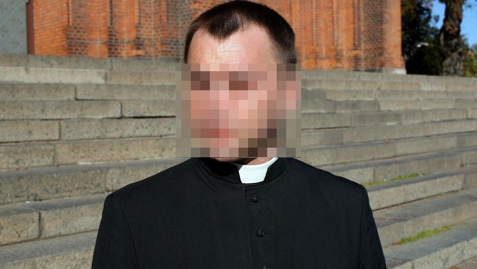 Duchowny wysyłał erotyczne wiadomości do kobiety