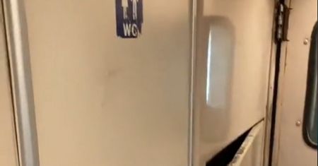 Pokazała WC w egipskim pociągu. Jak wypada PKP?