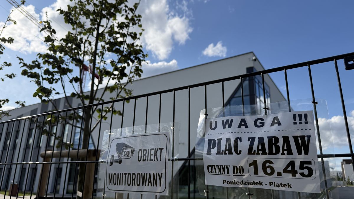 Plac i boisko po zamknięciu szkoły są nieczynne
