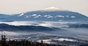 Pierwsze oznaki zimy na Babiej Górze. GOPR ostrzega