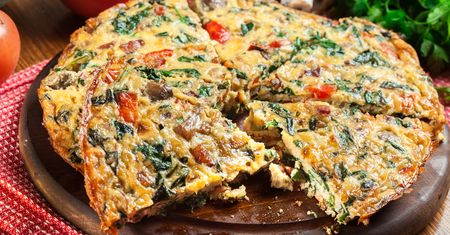 Frittata z botwinką zapiekana pod żółtym serem