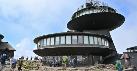 Czesi narzekają na kultowe miejsce. Co z remontem obserwatorium na Śnieżce?