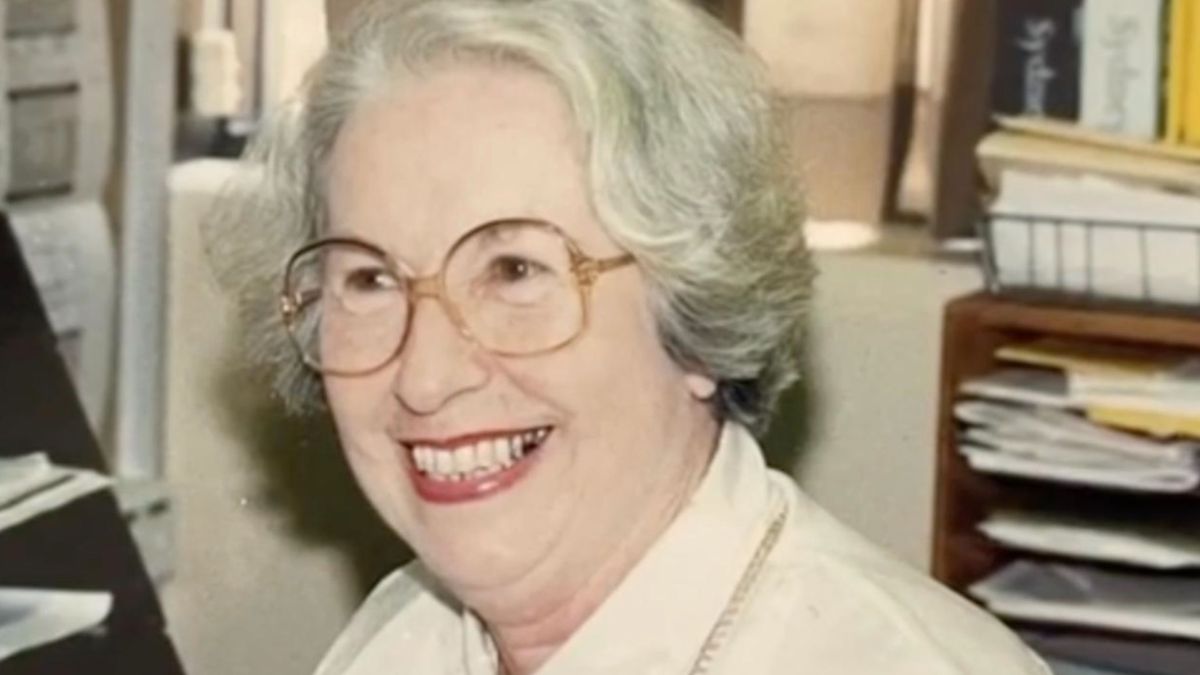 Joan Hobbs została zaatakowana przez innego pensjonariusza. Jej rodzina dowiedziała się o tragedii z esemesa