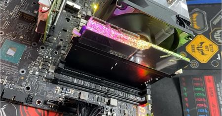 Szalony pomysł firmy ASUS - tak wygląda adapter z pamięci DDR5 na DDR4