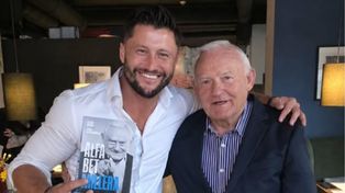 Dwa różne światy. Pobożny Piotr Mróz i legenda lewicy spotkali się przy stole