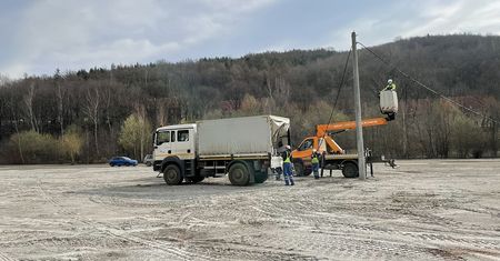 Koronawirus. Ruszyła budowa punktu szczepień drive-thru w Wałbrzychu. Pierwszy obiekt tego typu w Polsce