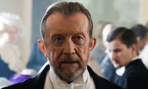 Edward Linde-Lubaszenko miał TRUDNE dzieciństwo. Prawdę o biologicznym ojcu odkrył po latach