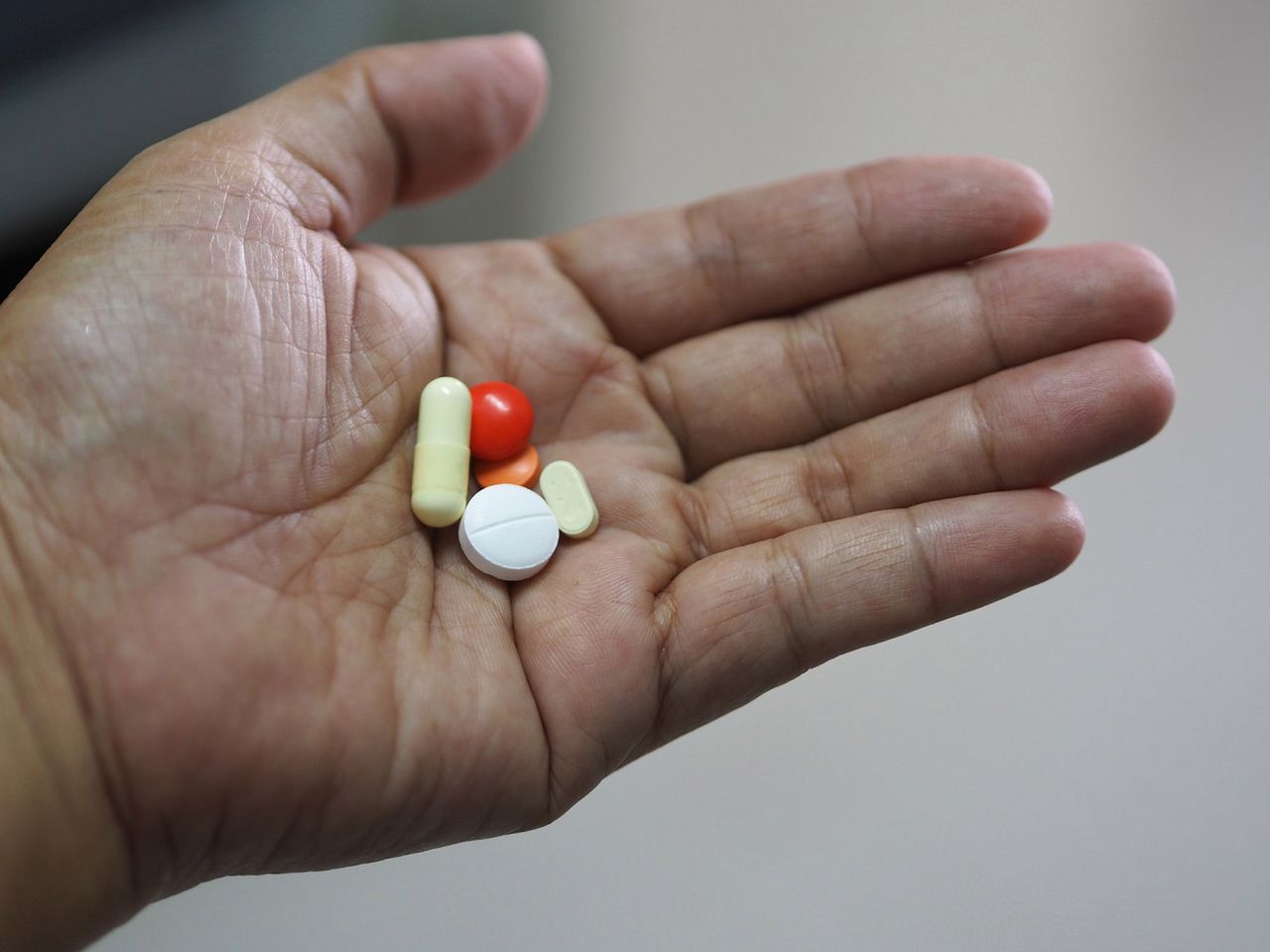 Tak Polki chcą pozbyć się opuchlizny. Ten lek może wykończyć nerki i serce