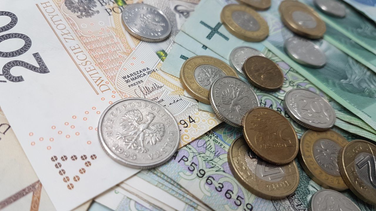 Nieuprawnione wypłaty z kont bankowych. Policja przyjmuje zgłoszenia