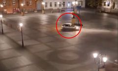 Driftował po rynku i krzyczał "salam alejkum". Policja chce go deportować