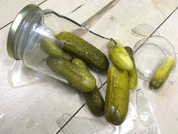 Kto płaci, gdy stłuczesz słoik w sklepie? Przepisy są jasne