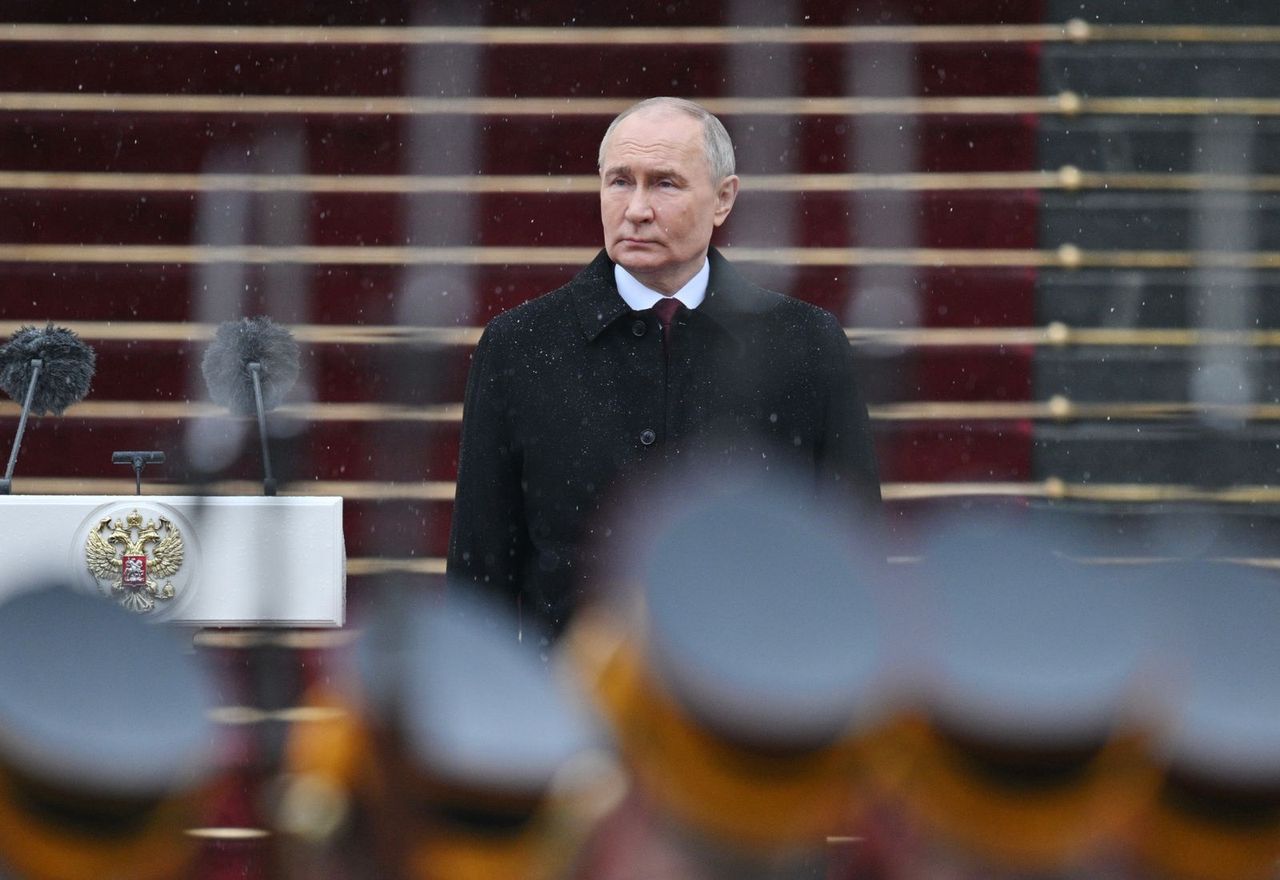 Putin inaugurates fifth term, plans to disrupt Ukraine peace talks