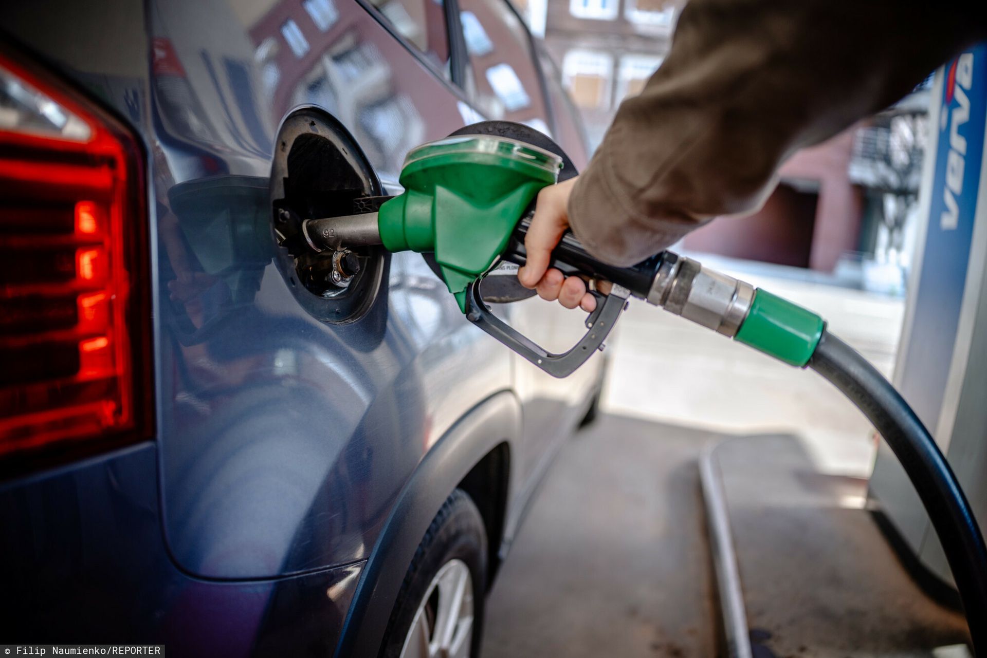 Maksymalne ceny paliw na wtorek. Jest taniej