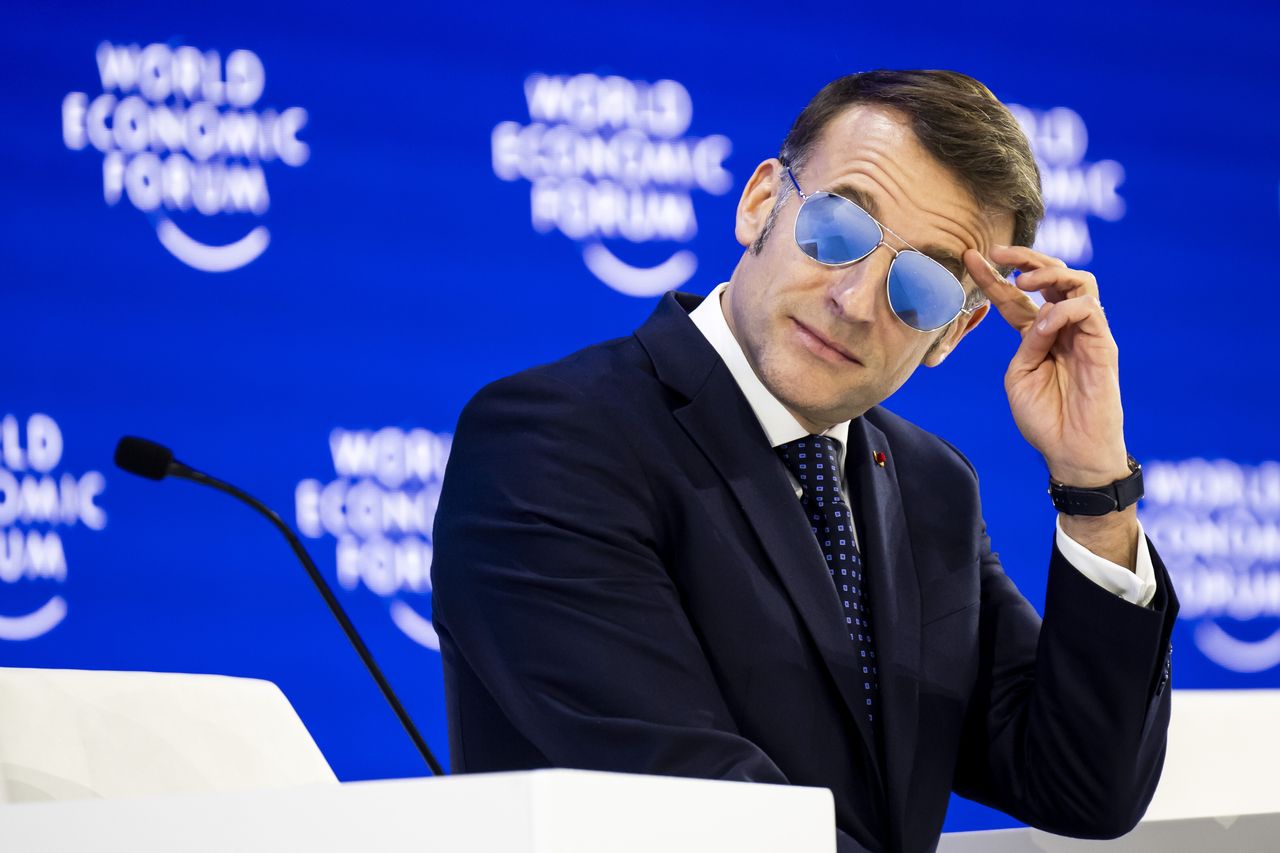 Macron założył okulary. Akcje producenta wystrzeliły. Miliony dolarów w górę