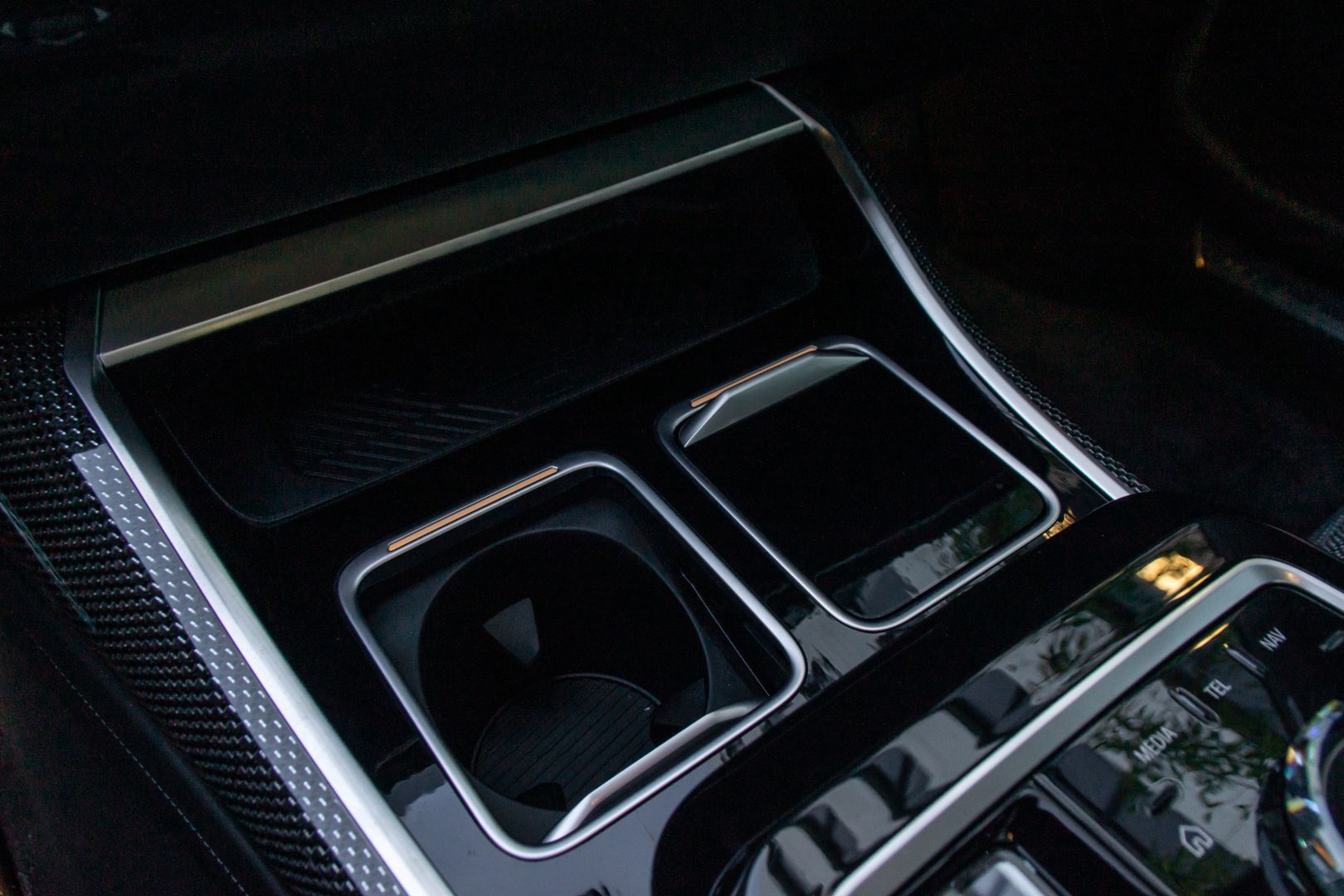 BMW i7 M70