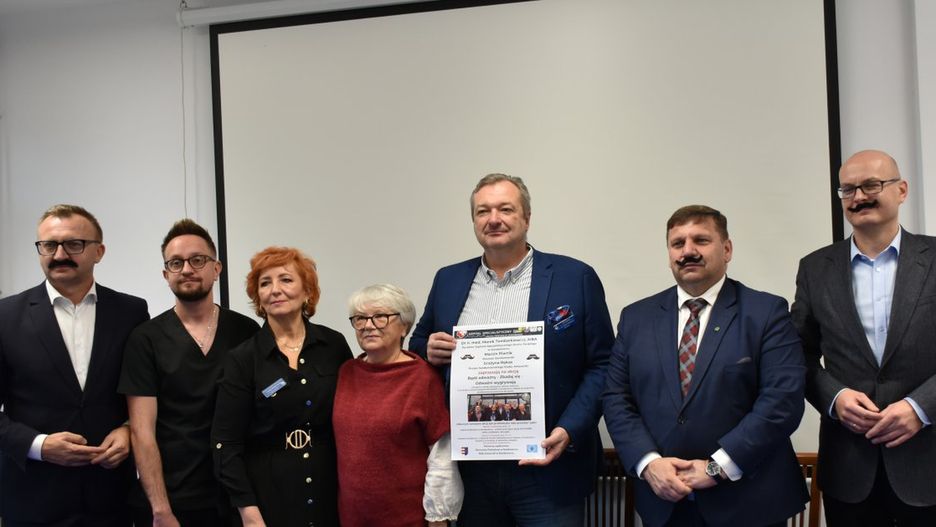 Konferencja prasowa poświęcona akcji Movember, zorganizowana w szpitalu w Sandomierzu.