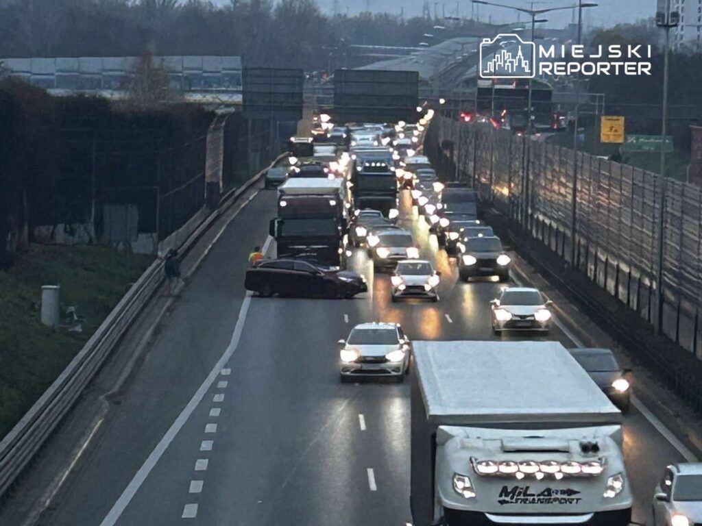 Warszawa: Dwa zdarzenia na trasach ekspresowych. Kilkanaście kilometrów korka